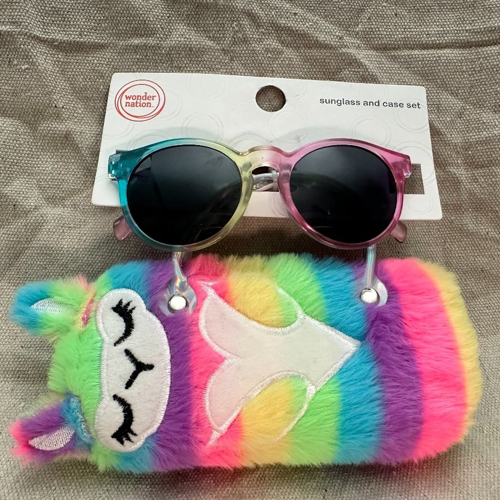 Llama Sunglass and Case Set